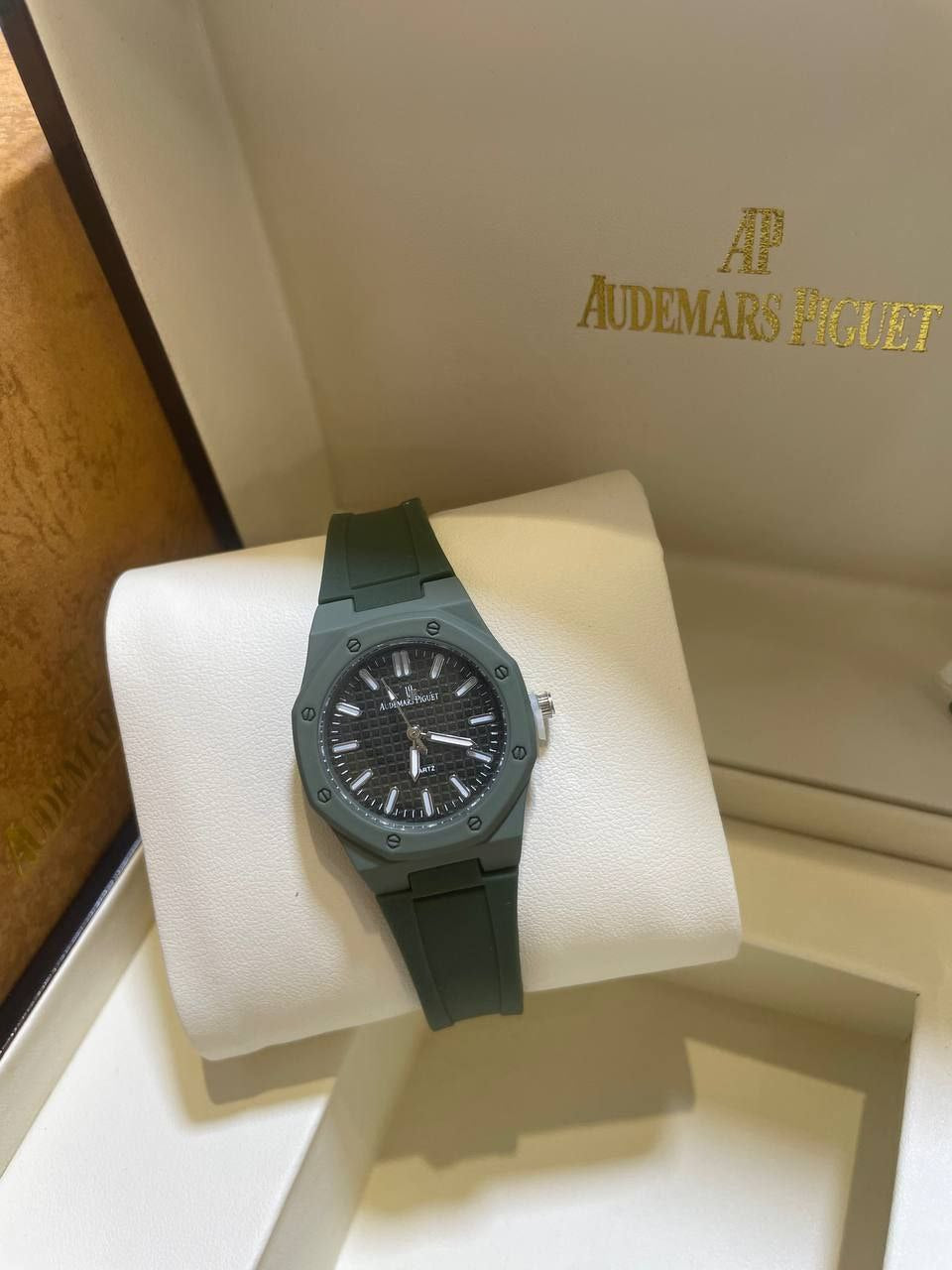 AUDEMARS PUIGET FULL COLOR