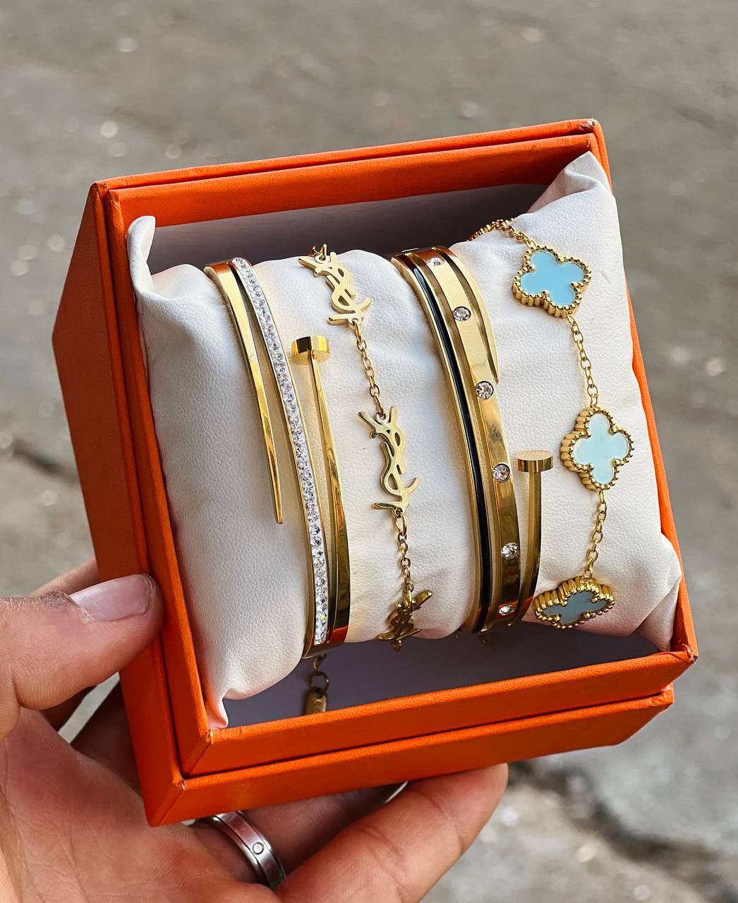 PACK 2 BRACELET CARTIER , YSL + 2 GOURMET VAN CLEEF