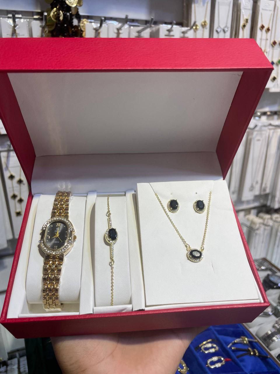 PACK 4 F 1 BRACELET + COLIER + MONTRE + BOUCLE