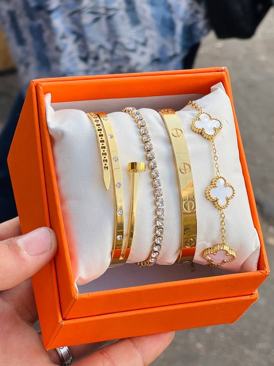 PACK 2 BRACELET CARTIER , YSL + 2 GOURMET VAN CLEEF