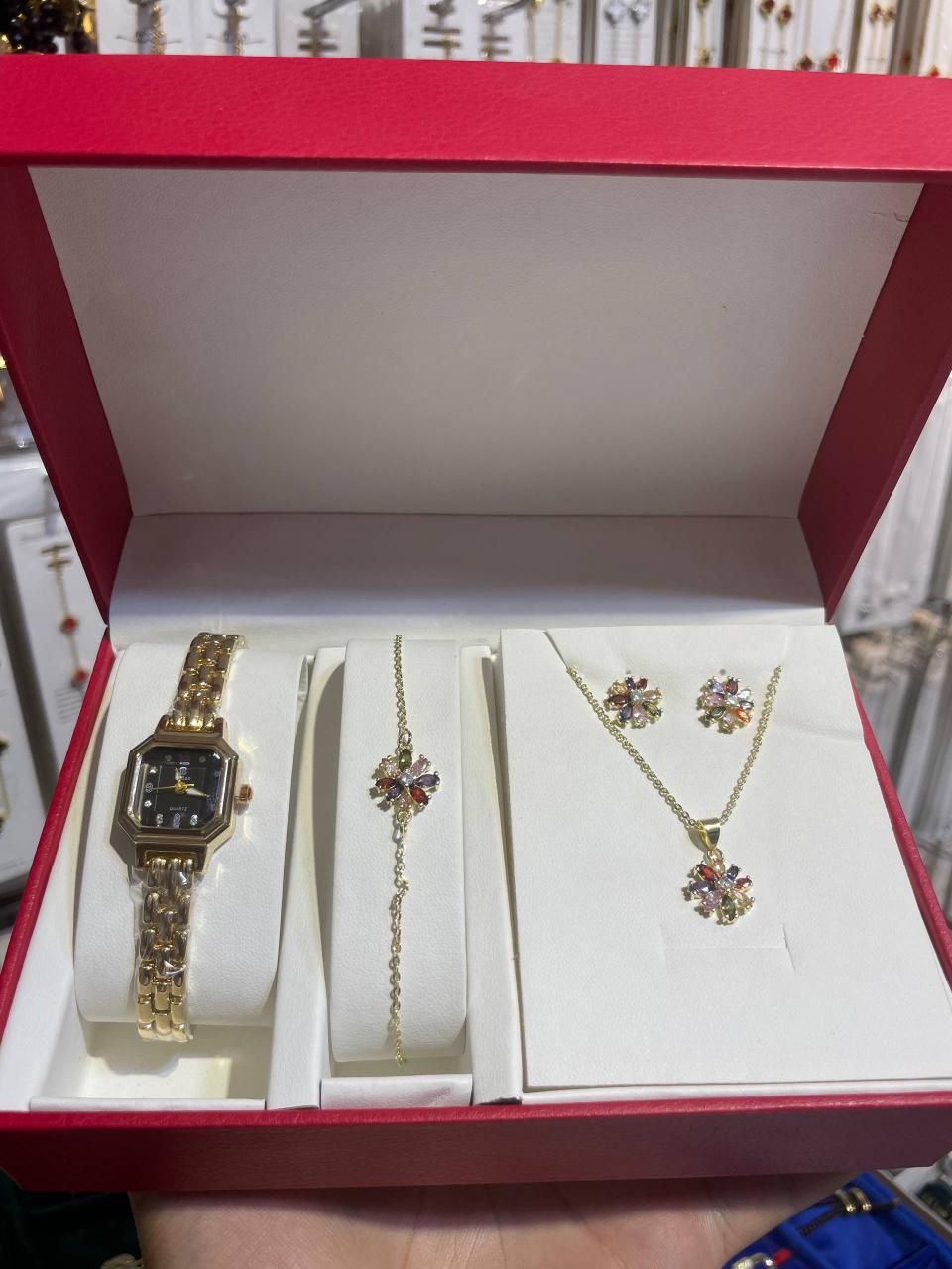 PACK 4 F 1 BRACELET + COLIER + MONTRE + BOUCLE